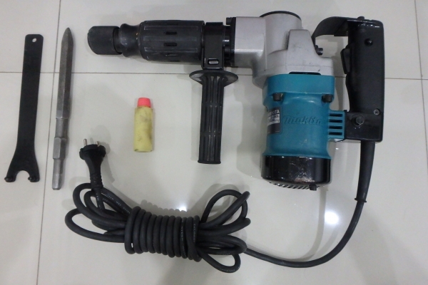 สกัดไฟฟ้า แย็ก มากีต้าร์ Makita 17 mm. HM0810TA ของแท้ ญี่ปุ่น สภาพใหม่มาก มีดอก กล่อง พร้อมใช้งาน