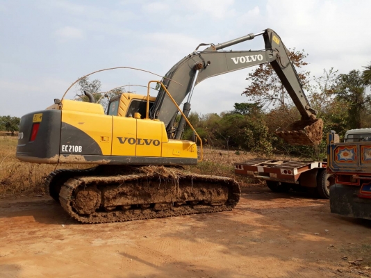 ต้องการโอนเปลี่ยนสิทธิ์รถแบคโฮ ยี่ห้อ VOLVO เหลือผ่อนต่ออีก 35 งวด ใช้งานมา 1ปี