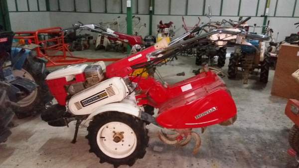 รถพรวนดินฮอนด้าเบนซิล 8 แรง อุปกรณ์ครบตรวจสภาพแล้วพร้อมใช้ รถพรวนดินฮอนด้าเบนซิล 8 แรง อุปกรณ์ครบตรวจสภาพแล้วพร้อมใช้