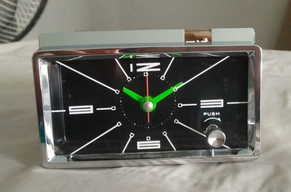 นาฬิการถเรโทร