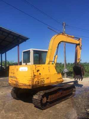 ขายรถขุดเก่าญี่ปุ่นแท้100\%  komatsu pc60-6 รถสวยใช้งานน้อย 3800ชั่วโมง เอวแน่น ช่วงล่างสวยพร้อมใช้งาน เอกสารอินวอย สนโทร089-2579650