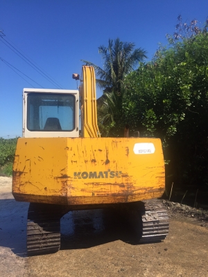 ขายรถขุดเก่าญี่ปุ่นแท้100\%  komatsu pc60-6 รถสวยใช้งานน้อย 3800ชั่วโมง เอวแน่น ช่วงล่างสวยพร้อมใช้งาน เอกสารอินวอย สนโทร089-2579650