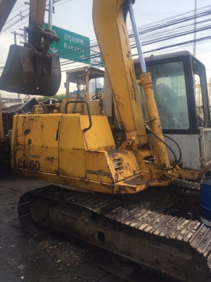 ขายรถขุดเก่าญี่ปุ่นแท้100\%  komatsu pc60-6 รถสวยใช้งานน้อย 3800ชั่วโมง เอวแน่น ช่วงล่างสวยพร้อมใช้งาน เอกสารอินวอย สนโทร089-2579650