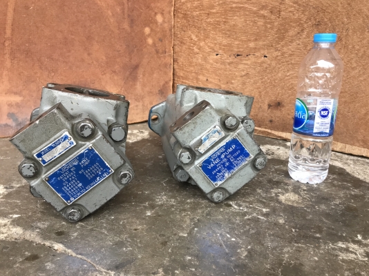 ขายหัวปั้มน้ำมันไฮโดรลิค Vane pump Vickers made in Japan สภาพสวย หมุนนิ่ม พร้อมใช้งาน