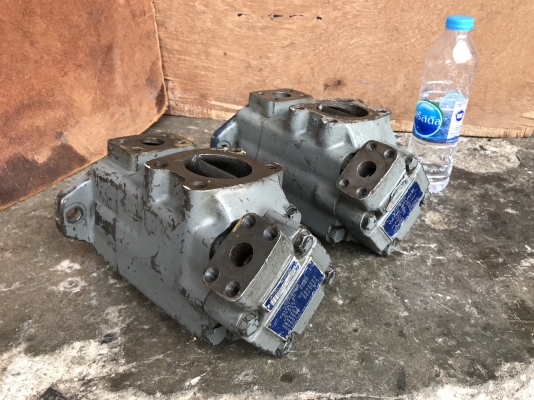 ขายหัวปั้มน้ำมันไฮโดรลิค Vane pump Vickers made in Japan สภาพสวย หมุนนิ่ม พร้อมใช้งาน