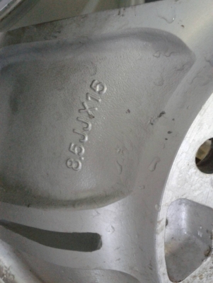 ขอบ15นิ้ว6รู ชุดนี้ ราคา 5900 บาท