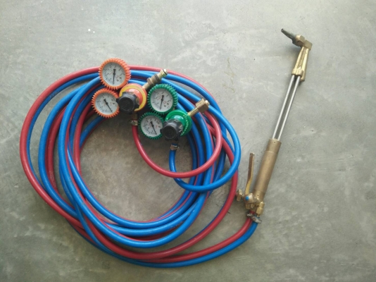 ขายด่วน.!! เครื่องอุปกรณ์ตัดแก๊สหัวตัดแก๊สพร้อมสายยางเกจวัดครบชุด ขายด่วน.!! เครื่องอุปกรณ์ตัดแก๊สหัวตัดแก๊สพร้อมสายยางเกจวัดครบชุด