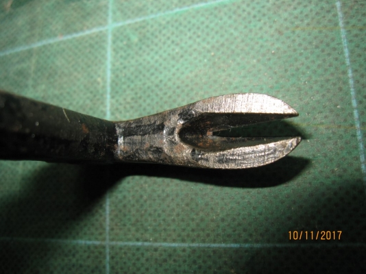 แชลงเอนกประสงค์ (ตรงหัวใช้เป็นค้อนได้) เป็นของมาจากญี่ปุ่น ยี่ห้อ YAMAGUCHI