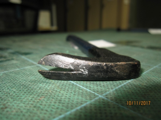 แชลงเอนกประสงค์ (ตรงหัวใช้เป็นค้อนได้) เป็นของมาจากญี่ปุ่น ยี่ห้อ YAMAGUCHI