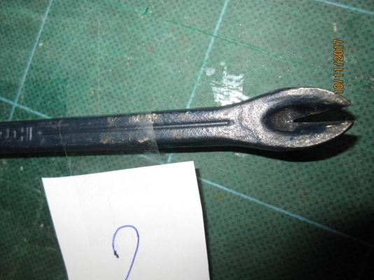 แชลงเอนกประสงค์ (ตรงหัวใช้เป็นค้อนได้) เป็นของมาจากญี่ปุ่น ยี่ห้อ YAMAGUCHI