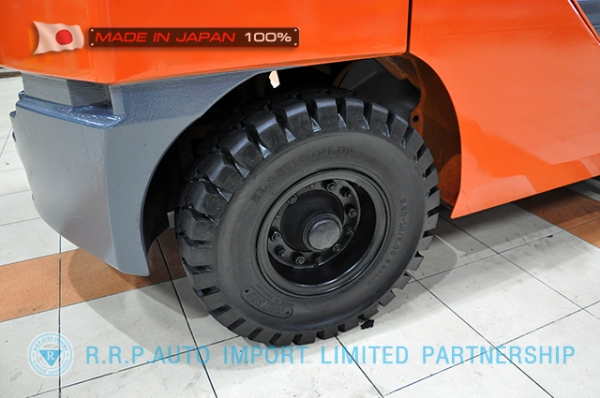 ขายรถโฟล์คลิฟท์มือสอง TOYOTA รุ่น 8FDJ30-31917 นำเข้าจากประเทศญี่ปุ่น 100\% ไม่เคยใช้งานในไทย