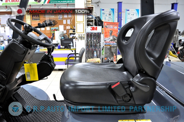 ขายรถโฟล์คลิฟท์มือสอง TOYOTA รุ่น 8FDJ30-31917 นำเข้าจากประเทศญี่ปุ่น 100\% ไม่เคยใช้งานในไทย