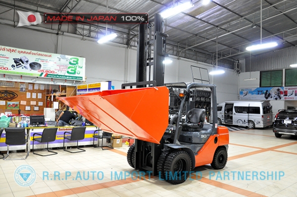 ขายรถโฟล์คลิฟท์มือสอง TOYOTA รุ่น 8FDJ30-31917 นำเข้าจากประเทศญี่ปุ่น 100\% ไม่เคยใช้งานในไทย