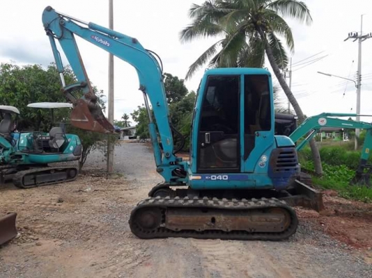 ขายจ้า. KUBOTA K040 เก่าญี่ปุ่นแท้  สภาพสวย พร้อมใช้  เครื่องปั๊มดี  ลองระบบกันได้ทุกวัน โทร 089-3818694  ดวงนภา
