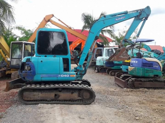 ขายจ้า. KUBOTA K040 เก่าญี่ปุ่นแท้  สภาพสวย พร้อมใช้  เครื่องปั๊มดี  ลองระบบกันได้ทุกวัน โทร 089-3818694  ดวงนภา