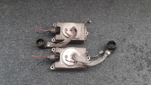 บัลลาส XENON MITSUBISHI Lancer Evolution แท้ จากญี่ปุ่น บัลลาส XENON MITSUBISHI Lancer Evolution แท้ จากญี่ปุ่น