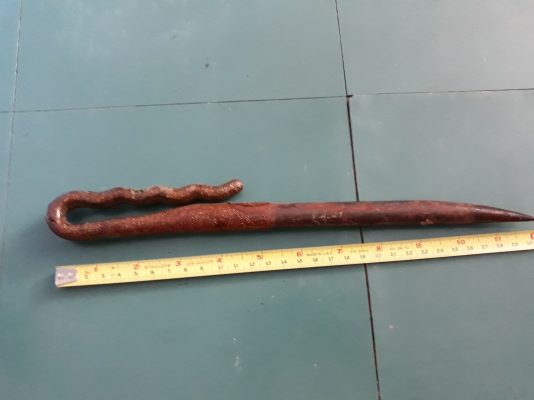 ขายแท่งเหล็กแหลมหนักๆ