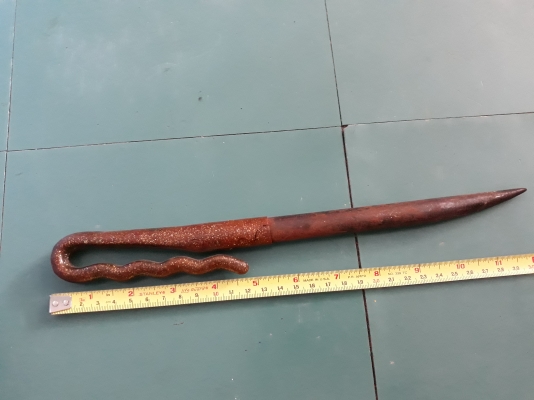 ขายแท่งเหล็กแหลมหนักๆ