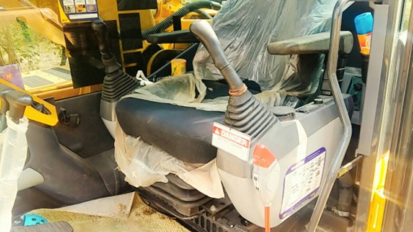 ขาย KOMATSU PC200-8MO