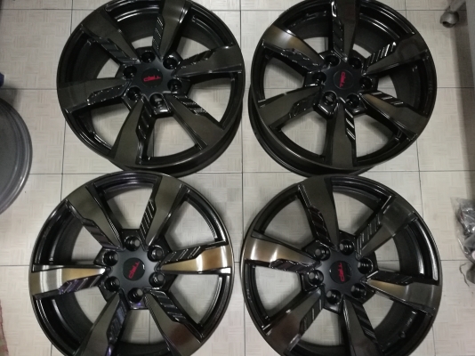fortuner TRDขอบ20แท้ 4วง