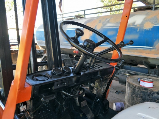 Toyota Forkliff 2ตันกว่า เครื่องดีเชล ยกได้6เมตร 0821109440