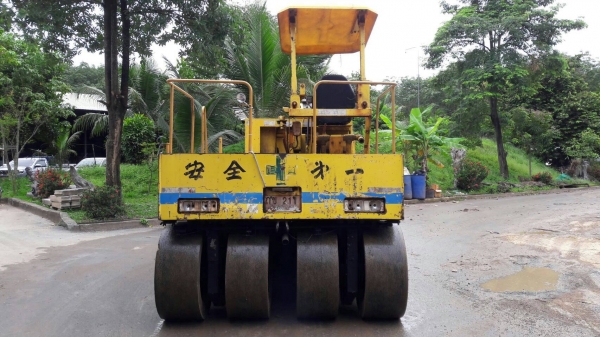 รถบดล้อยาง7ล้อ SAKAI T2TS200 เก่านอก6543ช.มเอกสารอินวอยซ์ รถบดล้อยาง7ล้อ SAKAI T2TS200 เก่านอก6543ช.มเอกสารอินวอยซ์