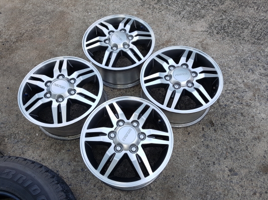 ล้อ isuzu ขอบ 16สวยจัดสีเดิม