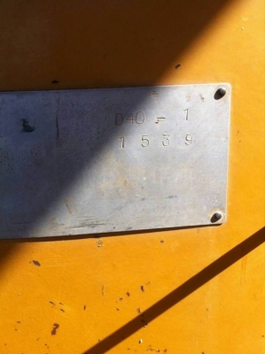 ขาย 165,000 บาท KOMATSU D40-1 เครื่องดี เกียร์ดี โช่หนา ใบสวย เอกสารเล่มทะเบียน  รถอยู่ จ.อุบลราชธานี โทร&amp;ไอดีไลน์ 0610710295