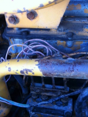 ขาย 165,000 บาท KOMATSU D40-1 เครื่องดี เกียร์ดี โช่หนา ใบสวย เอกสารเล่มทะเบียน  รถอยู่ จ.อุบลราชธานี โทร&amp;ไอดีไลน์ 0610710295