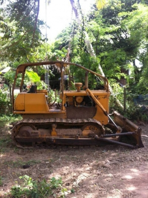 ขาย 165,000 บาท KOMATSU D40-1 เครื่องดี เกียร์ดี โช่หนา ใบสวย เอกสารเล่มทะเบียน  รถอยู่ จ.อุบลราชธานี โทร&amp;ไอดีไลน์ 0610710295