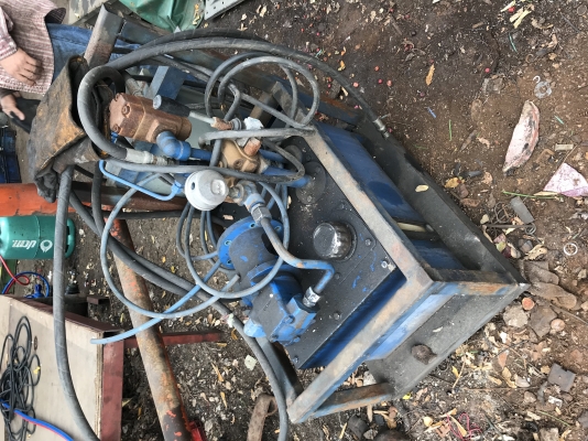 ขายพับ4ฟุตไฮโดรลิคเอาใว้ทำงานพับสบายๆครับมีถังไฮโดรลิคครับแต่ขาดมอเตอร์หาใส่เองครับ