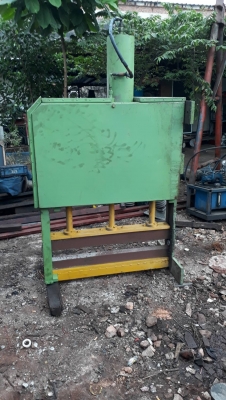 ขายพับ4ฟุตไฮโดรลิคเอาใว้ทำงานพับสบายๆครับมีถังไฮโดรลิคครับแต่ขาดมอเตอร์หาใส่เองครับ