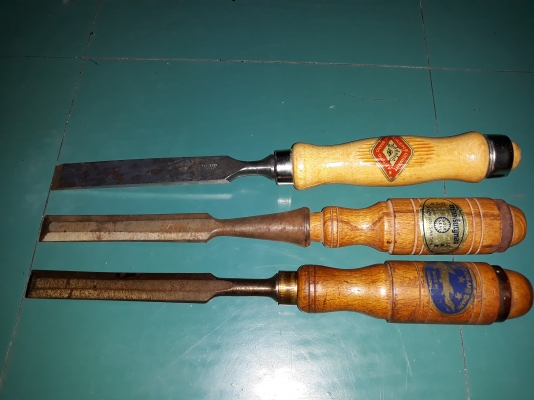 ขายสิ่วด้ามไม้ขนาด5/8"ใหม่เก่าเก็บ ด้ามละ490บาท