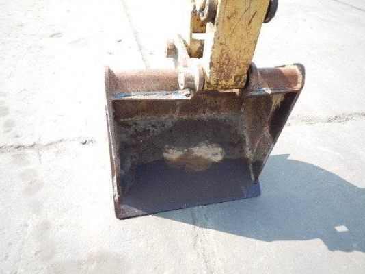 ขายถูก***รถขุด  KOMATSU  PC10-6  เก่า นอก 100\%  กว้าง 140  cm /ความยาว จากใบเกรดสุดตัวรถ  2.4 cm  /แทรคยาง /ปั้มเฟือง 3 ตอน   ยังไม่เคยใช้งานในไทย  ขายราคา210,000 บาท