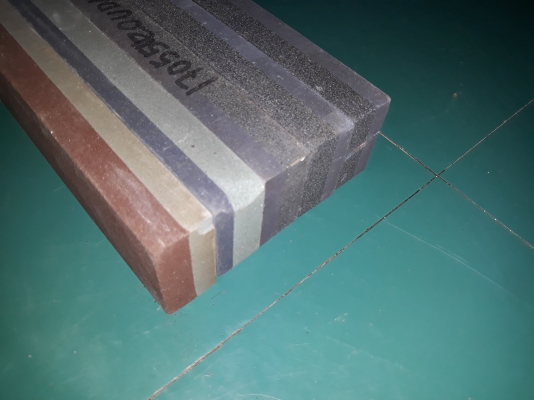 ขายหินลับมีดตรารวงข้าวMADE IN GERMANY.ใหม่เก่าเก็บมีตำหนิบิ่นมุม