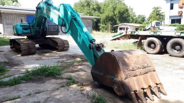 ขาย 650,000 KOBELCO sk 200-5 super ไฟฟ้าครบ เครื่องดี ปั้มแรง เอวแน่น ช่างล่างดี เอกสารแจ้งจำหน่าย รถอยู่ อุดร 090-772-3710 090-772-3708