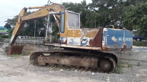 ขาย 295,000 KOMATSU pc 200-3 เครื่องเดิมปั้มเดิมแรง เอวแน่น ช่วงล่างพร้อมใช้ รถอยู่ ปทุมธานี 090-772-3710 090-772-3708