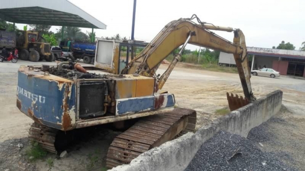 ขาย 295,000 KOMATSU pc 200-3 เครื่องเดิมปั้มเดิมแรง เอวแน่น ช่วงล่างพร้อมใช้ รถอยู่ ปทุมธานี 090-772-3710 090-772-3708