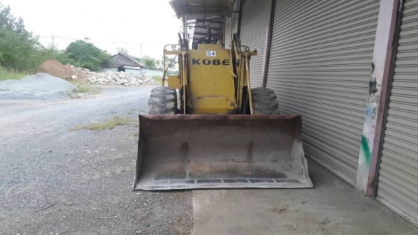 ขาย 265,000 รถตักเอวอ่อน KOBELCO LK 300 เครื่องดี ปั้มยกแรง เกียร์สมบูณร์ ยางดี บุ้งกี้สวย รถสวยพร้อมใช้งาน รถอยู่ ปทุมธานี 090-772-3710 090-772-3708