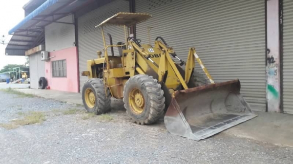 ขาย 265,000 รถตักเอวอ่อน KOBELCO LK 300 เครื่องดี ปั้มยกแรง เกียร์สมบูณร์ ยางดี บุ้งกี้สวย รถสวยพร้อมใช้งาน รถอยู่ ปทุมธานี 090-772-3710 090-772-3708