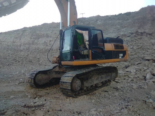 ขายด่วน 999,999 CAT 330 D ไฟฟ้าครบ เครื่องดี ปั้มแรง เอวแน่น ช่วงล่างเต็ม เอกสารแจ้งจำหน่าย รถอยู่ ลำปาง 090-772-3710 090-772-3708