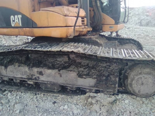 ขายด่วน 999,999 CAT 330 D ไฟฟ้าครบ เครื่องดี ปั้มแรง เอวแน่น ช่วงล่างเต็ม เอกสารแจ้งจำหน่าย รถอยู่ ลำปาง 090-772-3710 090-772-3708