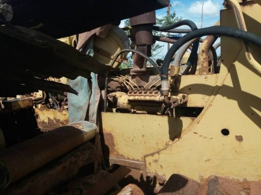 ขายตามสภาพ 199,000  CATTERPILAR D5 เครื่อง 44V ฮาฟเสีย 1 ข้าง  เอกสารชื้อขาย สินค้าอยู่  นครราชสีมา 090-772-3710 090-772-3708