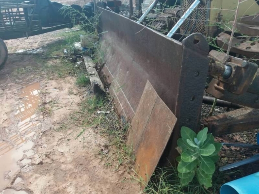 ขายตามสภาพ 199,000  CATTERPILAR D5 เครื่อง 44V ฮาฟเสีย 1 ข้าง  เอกสารชื้อขาย สินค้าอยู่  นครราชสีมา 090-772-3710 090-772-3708