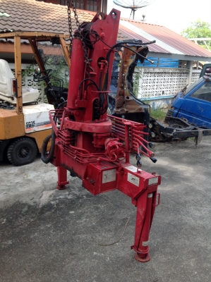 ขายด่วน !!!  เครนสีแดง ยี่ห้อ unic ของเก่าจากญี่ปุ่น