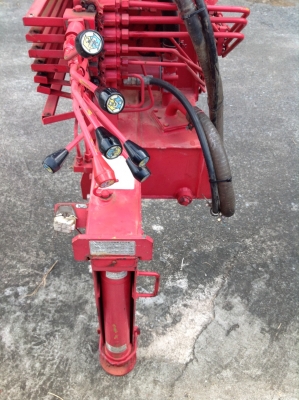 ขายด่วน !!!  เครนสีแดง ยี่ห้อ unic ของเก่าจากญี่ปุ่น