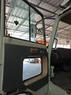 HINO EH700 168 แรงยาว 7.20 เมตร หัว-คัสซี HINO EH700 168 แรงยาว 7.20 เมตร หัว-คัสซี