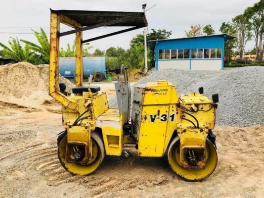 ขาย 250,000 รถบด BOMAG RW 120 AD หน้าเหล็ก หลังเหล๊ก ขนาด3ตัน.   รถพร้อมใช้งาน   รถอยู่ จ.ปทุมธานี โทร090-772-3708,090-772-3710