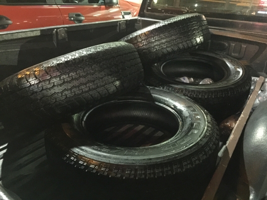 ยาง Bridgestone 245 70 16 ปี17 มี2ชุด ดอกเต็ม ไม่มีปะ เนื้อนิ่มๆ ใช้ยาว ราคาไม่แพง ยาง Bridgestone 245 70 16 ปี17 มี2ชุด ดอกเต็ม ไม่มีปะ เนื้อนิ่มๆ ใช้ยาว ราคาไม่แพง