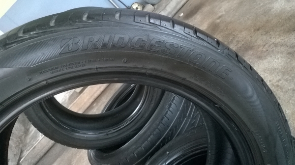 ยางBRIDGESTONE 195 50 16ปี14 จำนวน1ชุด ยางไม่กินข้างสภาพok ราคา2300บาท โทร0924462525โส